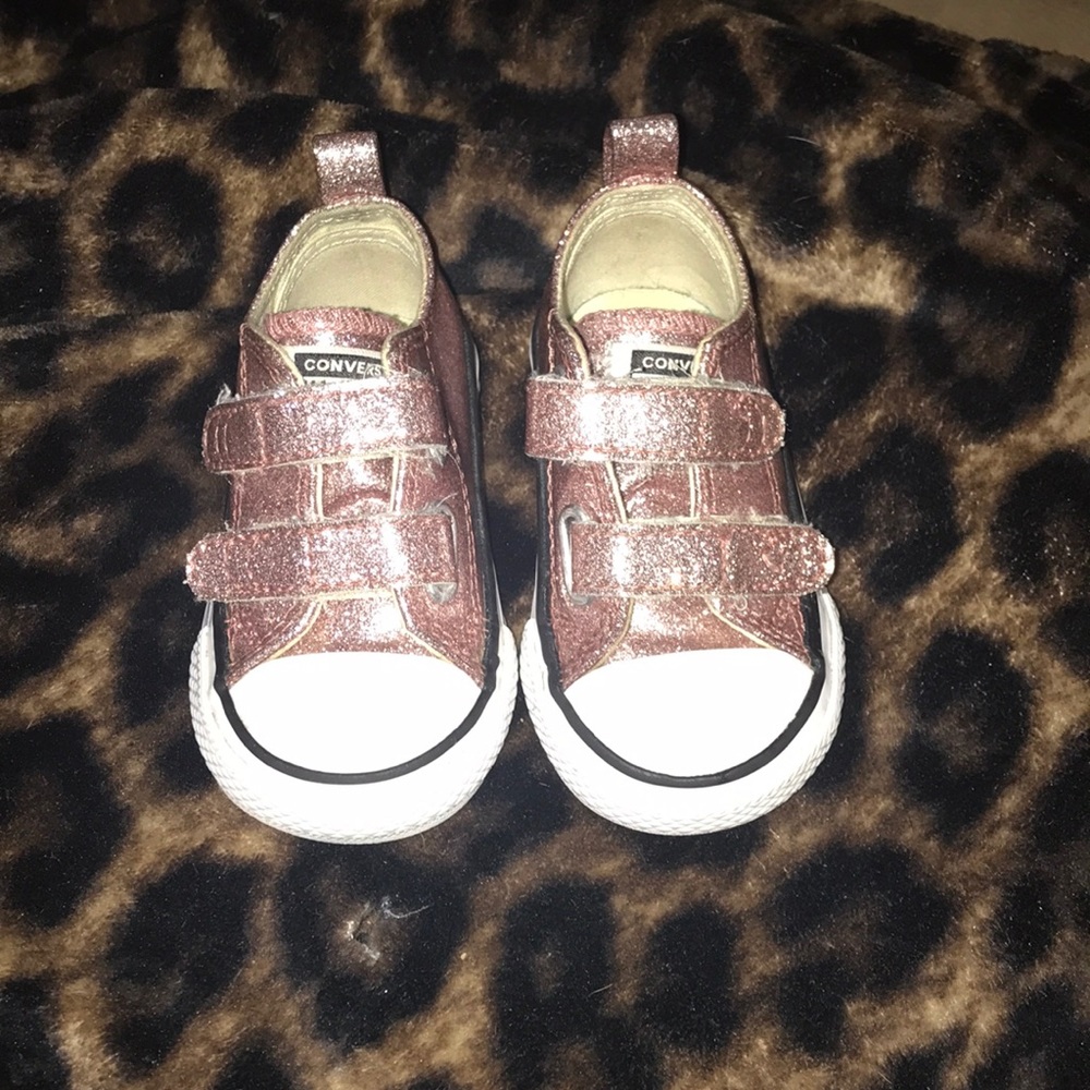 Glitter pink converse
